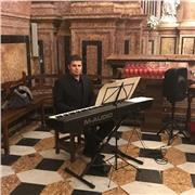 Hola! Soy estudiante y tengo experiéncia dando classes particulares ya sea para repasar y avanzar com para ponerse al dia